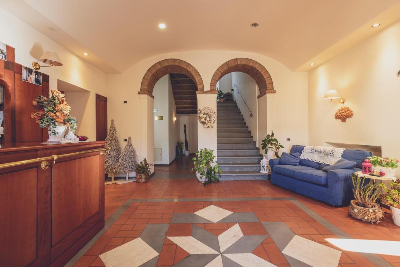 Albergo Ristorante Pasqui Rocca San Casciano Exteriör bild