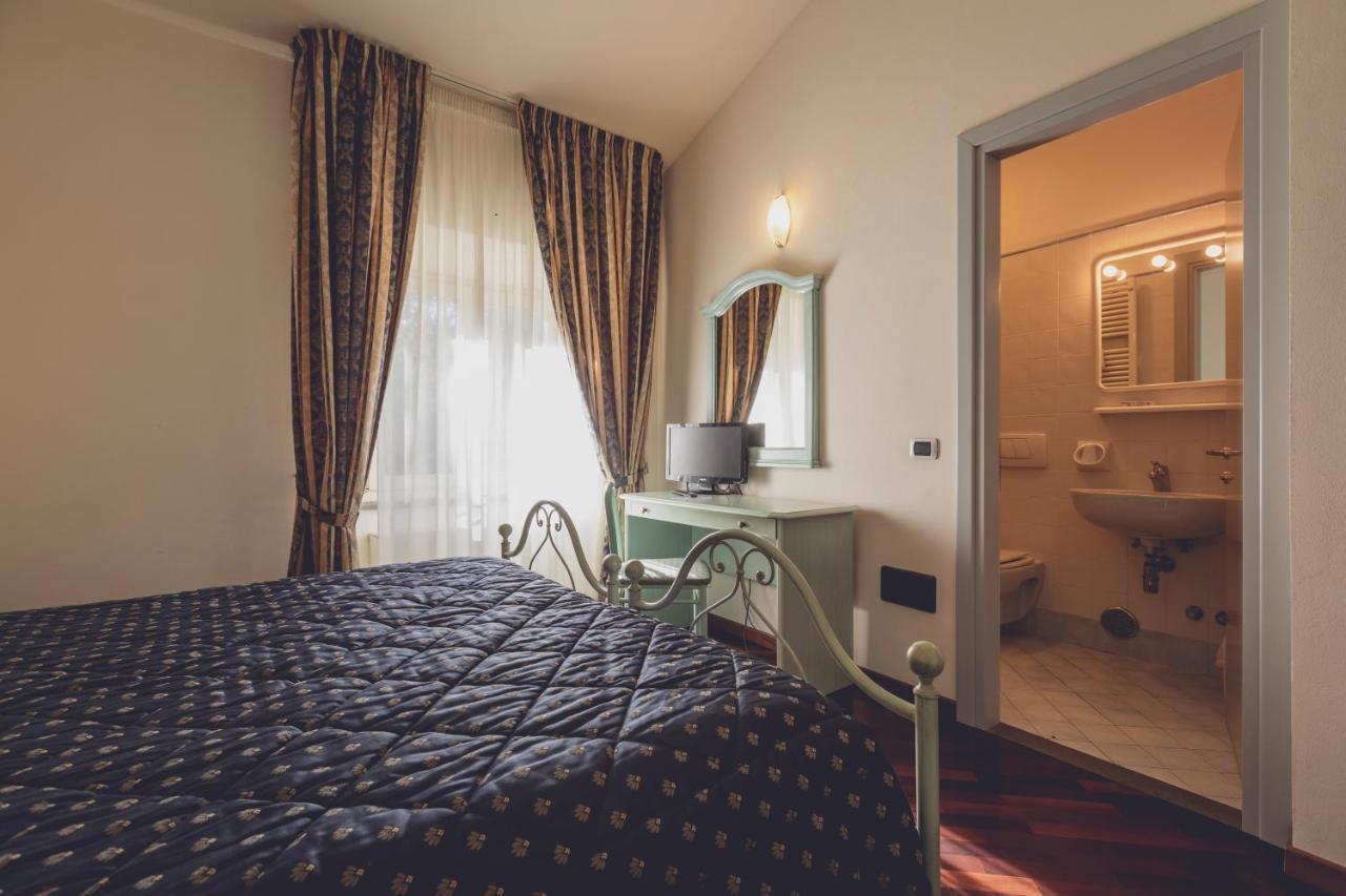 Albergo Ristorante Pasqui Rocca San Casciano Exteriör bild