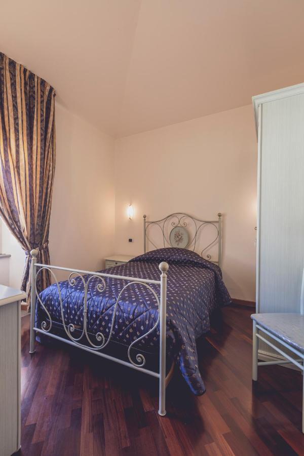 Albergo Ristorante Pasqui Rocca San Casciano Exteriör bild